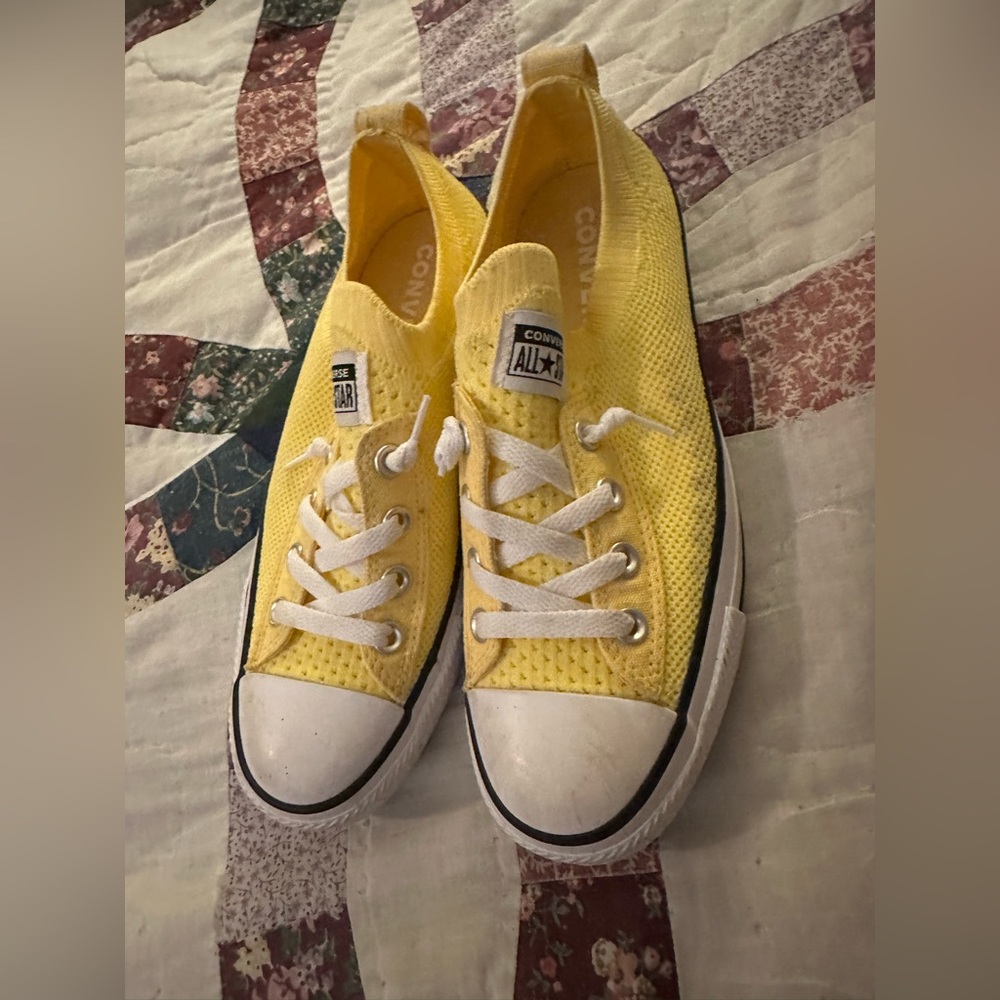 Converse Sneakers Size 7.5